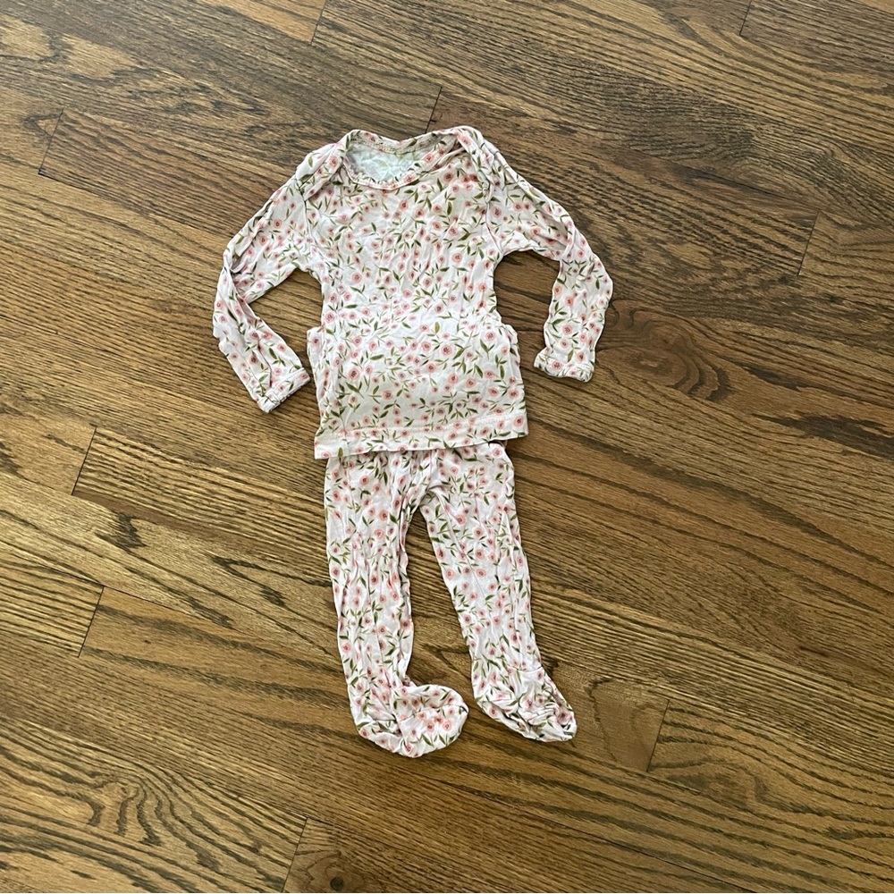 Solly Baby Newborn Outfit